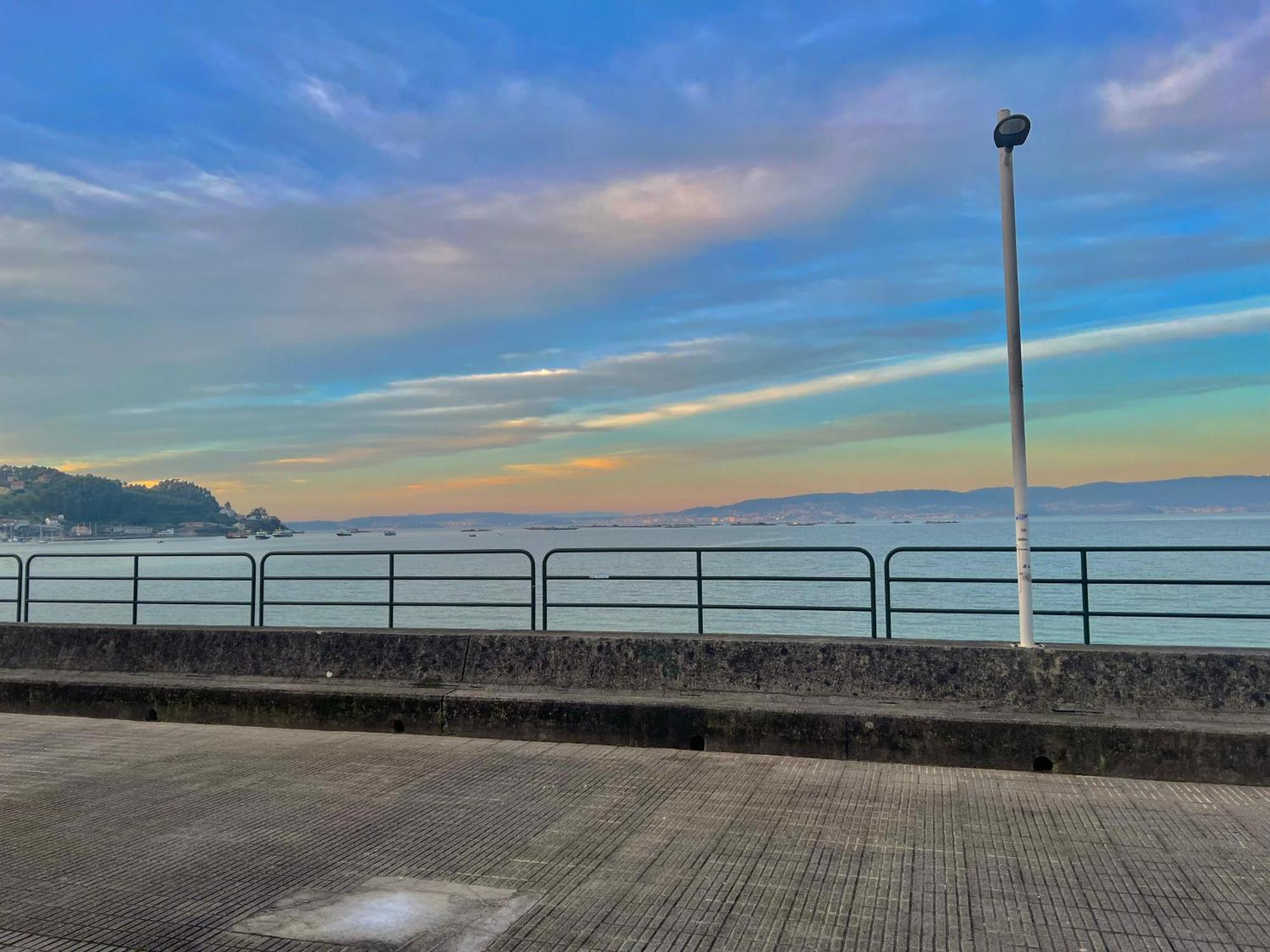 Apartamento Centrico Cerca De La Playa Bueu Buitenkant foto