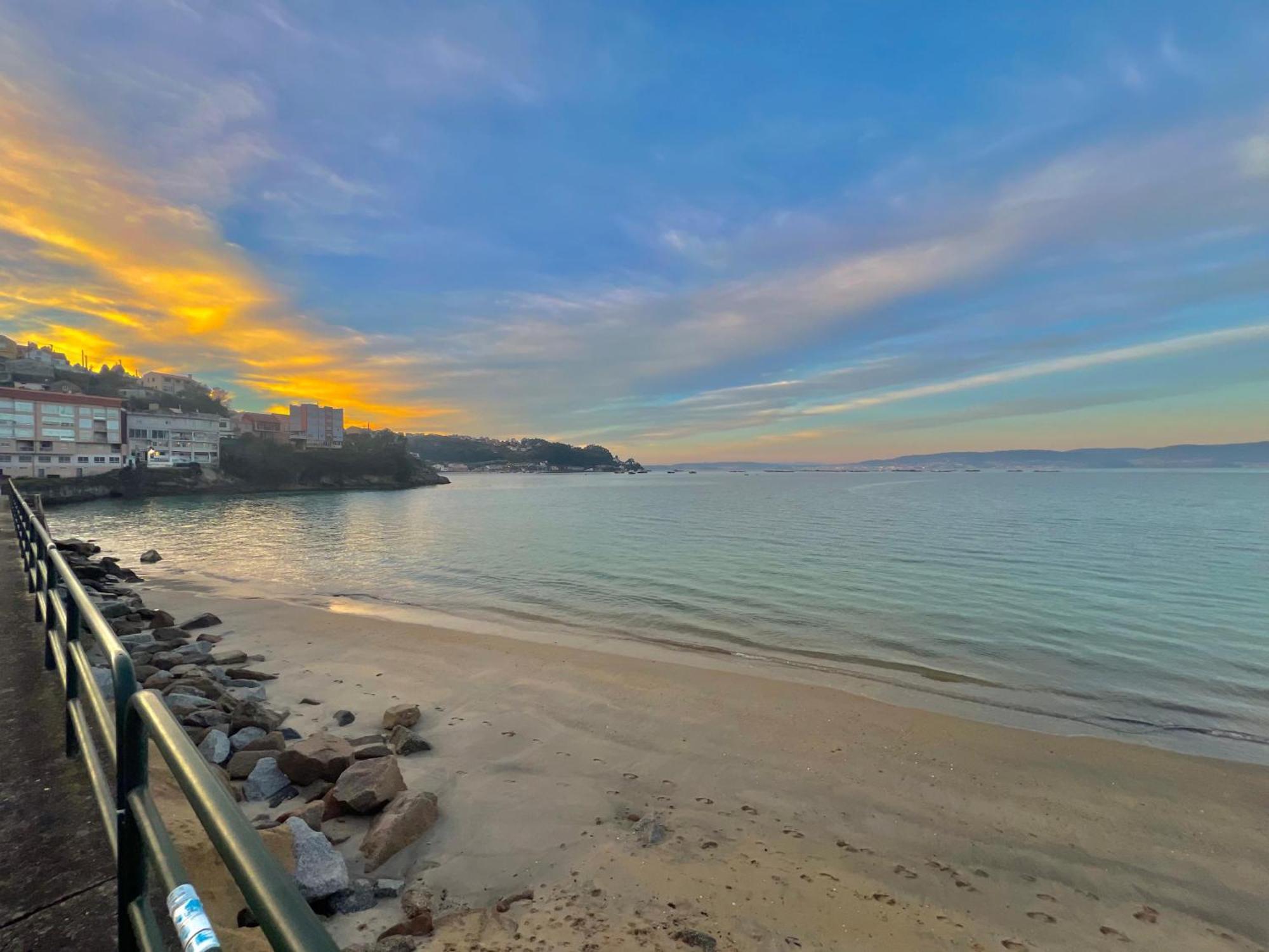 Apartamento Centrico Cerca De La Playa Bueu Buitenkant foto